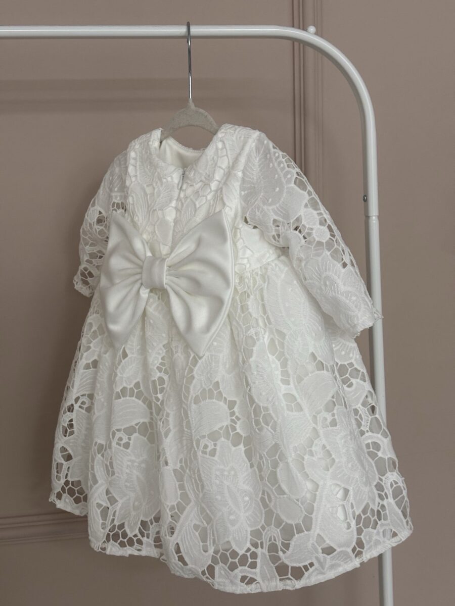 Haljinica Kloe izgled i kroj za krštenje