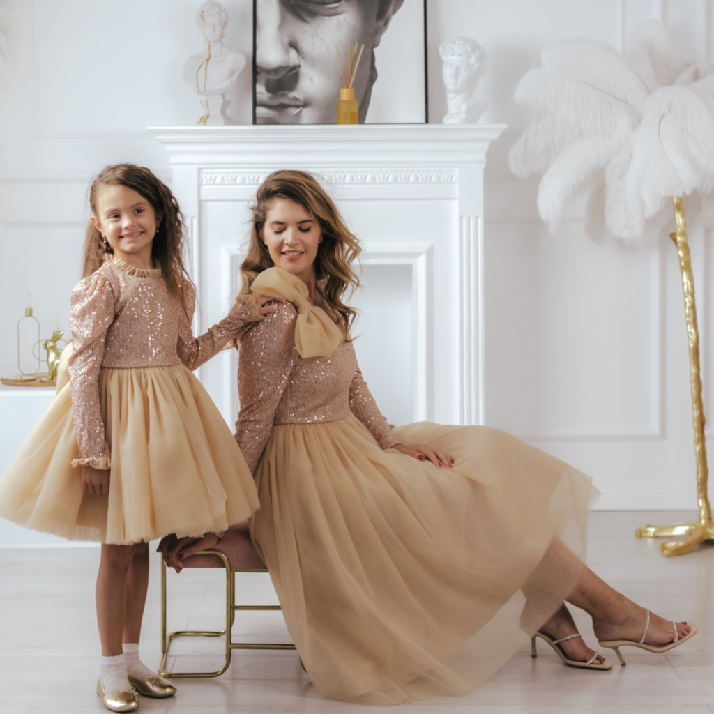 Svečana haljina za devojčice Isabel – zlatna haljinica sa šljokicama