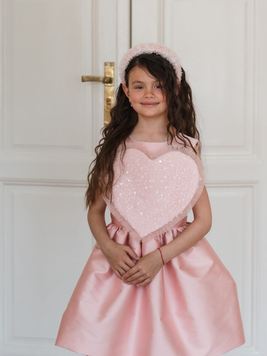 Svečana haljina za devojčice Elodi – haljinica sa srcem od kristalne čipke Svečana haljina za devojčice Elodi – haljinica sa srcem od kristalne čipke