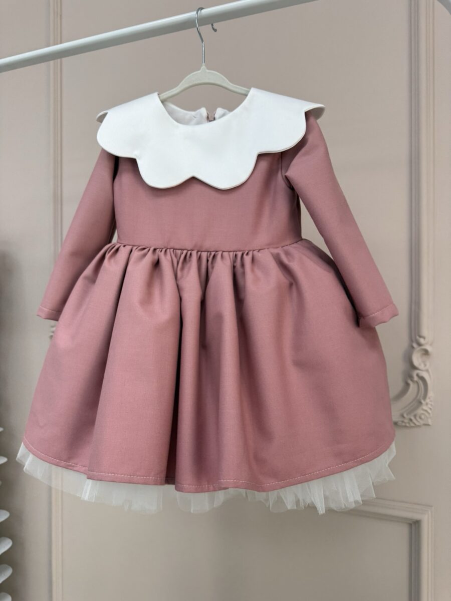 Svečana haljina za devojčice Mary – puder roze haljinica sa belom kragnicom Svečana haljina za devojčice Mary – puder roze haljinica sa belom kragnicom