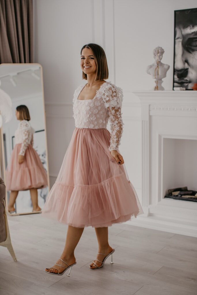 Svečana haljina za žene Ema PUF – haljina sa cvetnom čipkom i til suknjom