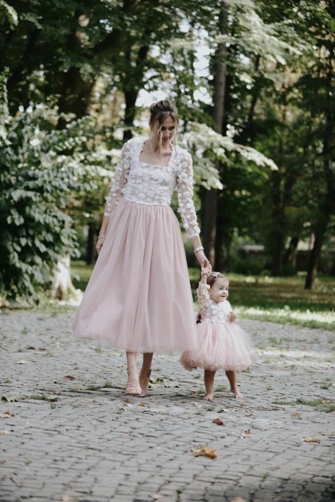 Svečana haljina za žene Emma – haljina sa cvetnom čipkom i til suknjom