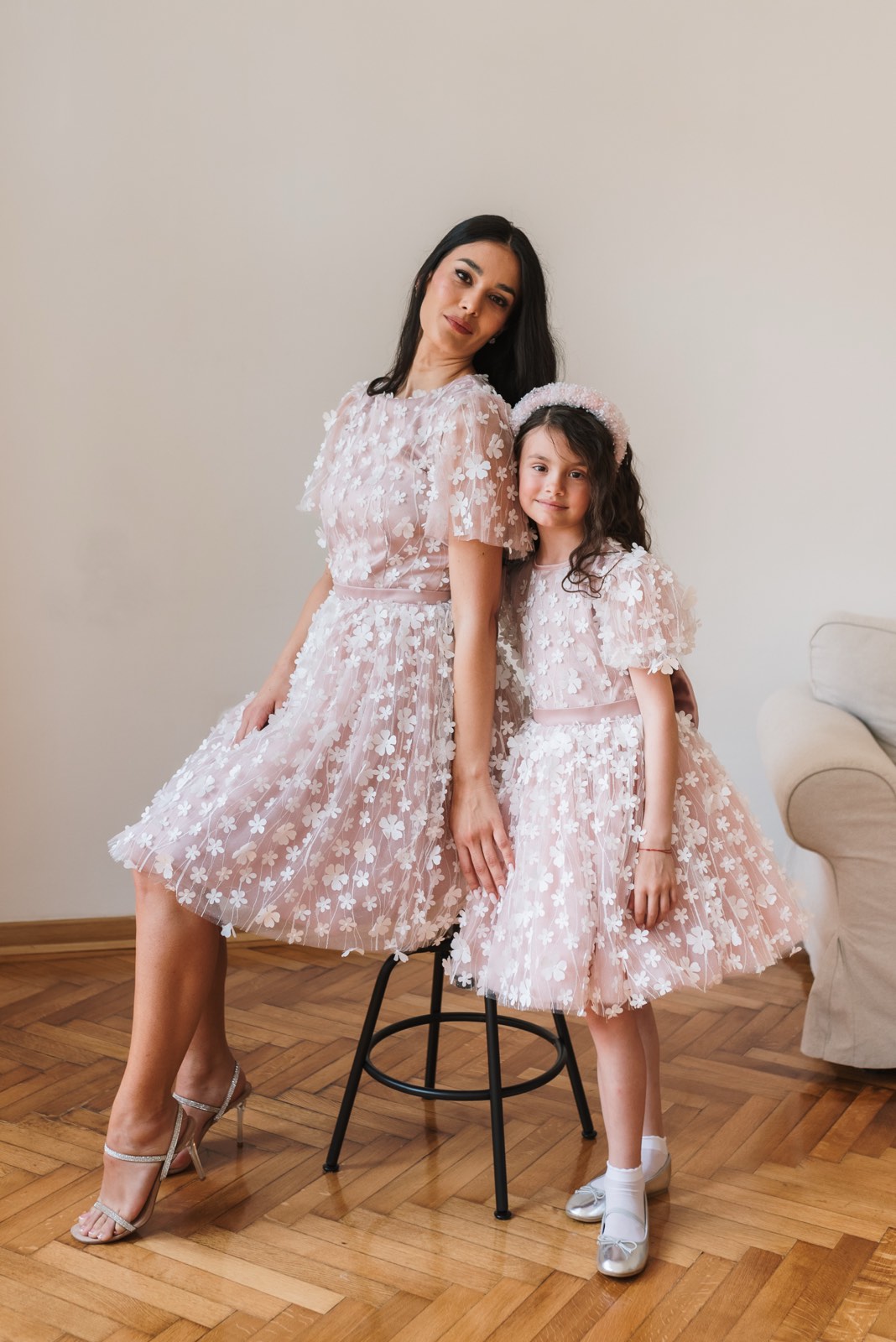 set haljina Dalia roze za mamu i cerku cipka i elegantan dizajn